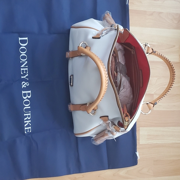 Dooney & BourkeSatchel